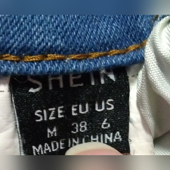 8-031 Shein Distressed Skinny Jeans size 6 - Picture 3 of 4